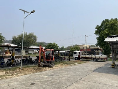 งานติดตั้งเสาไฟถนนโซล่าเซลล์ รุ่น NSS-100W เสาสูง 6 เมตร ติดตั้งที่ จ.นครสวรรค์