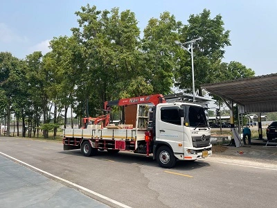 งานติดตั้งเสาไฟถนนโซล่าเซลล์ รุ่น NSS-100W เสาสูง 6 เมตร ติดตั้งที่ จ.นครสวรรค์